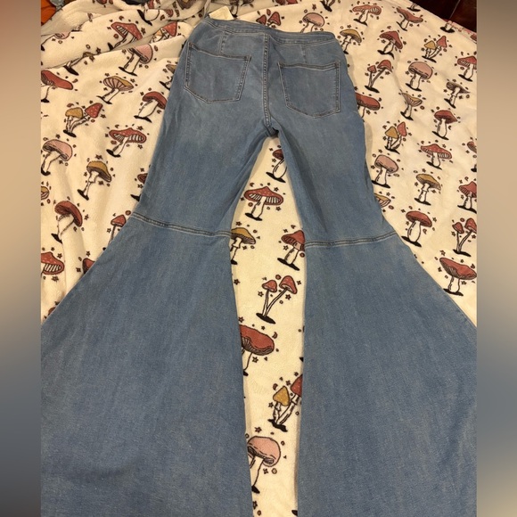 NWT Free People Just Float On Light Wash Bell Bottom Jeans Size 27 - Picture 5 of 11